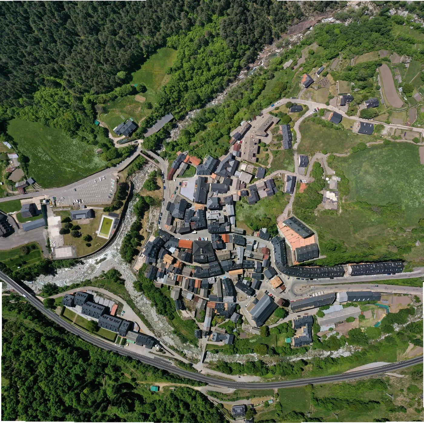La charla de drones en Bielsa: mirar el pueblo desde el aula